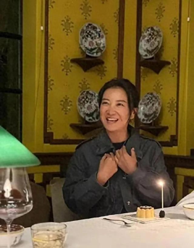 贾玲生日照对比图