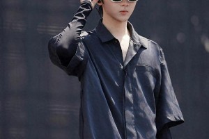马嘉祺彩排破音争议：饭圈博弈与真相探究