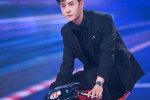2024微博之夜：沈腾赵丽颖获KING&QUEEN，盛典亮点回顾