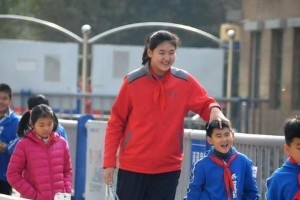 女篮巨人盘点：张子宇坎贝奇郑海霞身材不输NBA