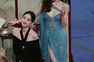 钟楚曦与古力娜扎同台惊艳亮相，展现不同魅力