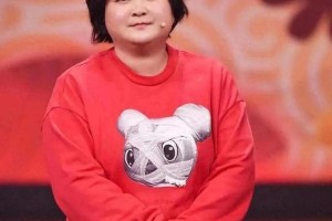 贾玲43岁生日派对瘦身亮相，华丽转身引热议