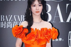 杨紫芭莎盛典造型引争议，演技与性格圈粉无数